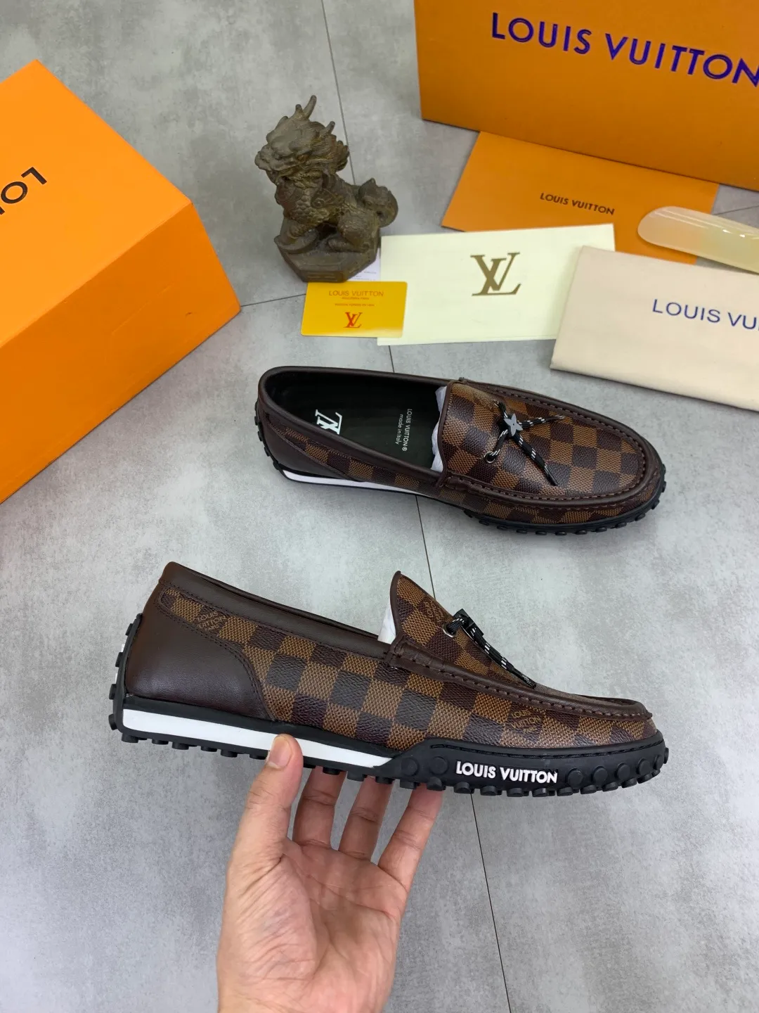 Men's Men's Shoes 💰P640 New Style 💶[LOUIS VUITTON] Water-dyed Niuli Original Order New Style 🍀LV Louis Vuitton *——Top version of LV classic leather shoes! Made of imported original calfskin, original leather side strips and wear-resistant high-end rubber outsole! High quality products! Color: black optional Size: 39-45